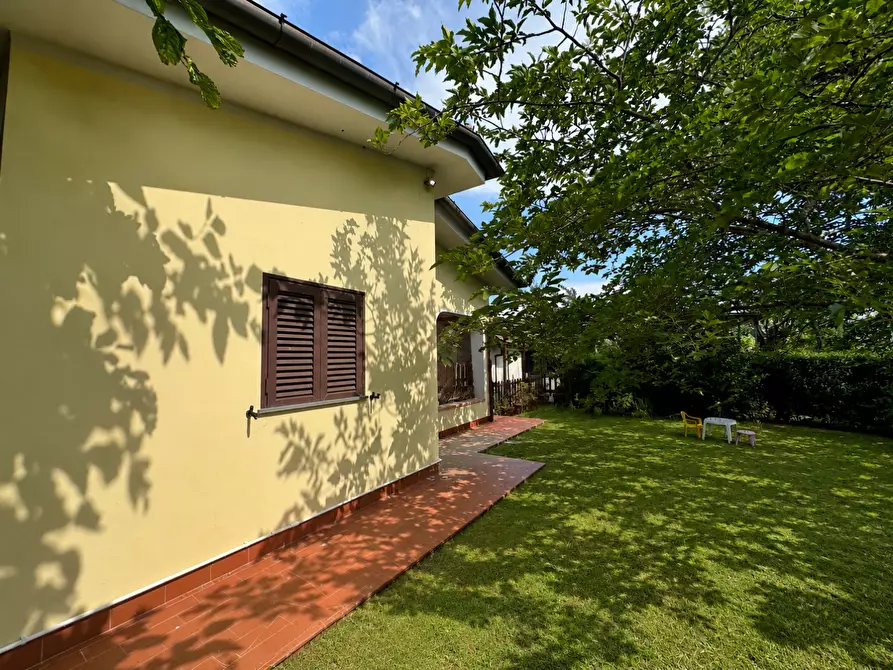 Immagine 4 di Casa semindipendente in vendita  a Viareggio