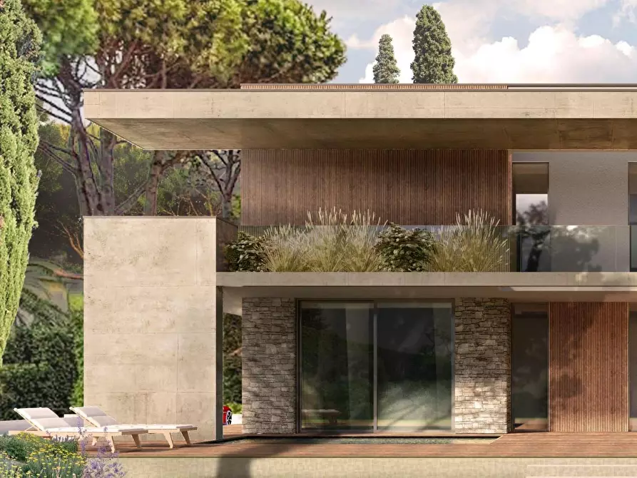 Immagine 2 di Villa in vendita  a Forte Dei Marmi