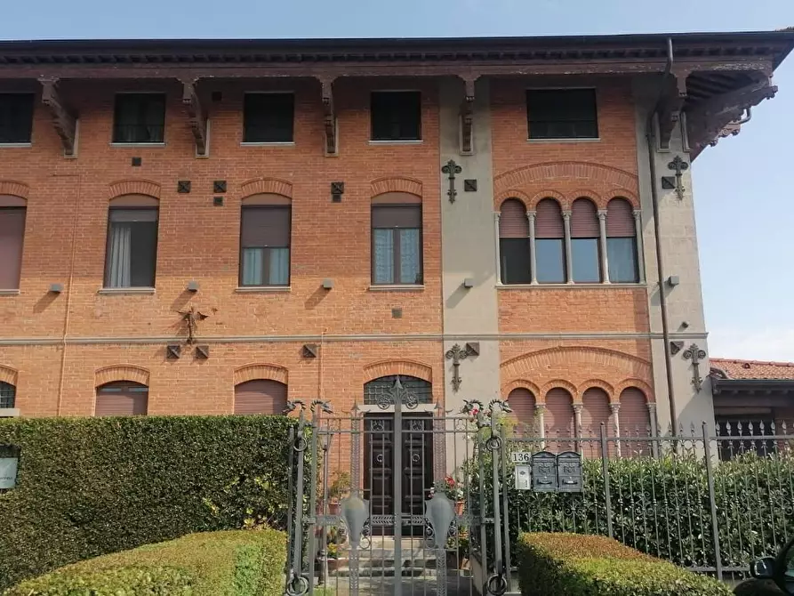 Immagine 11 di Appartamento in vendita  a Pisa