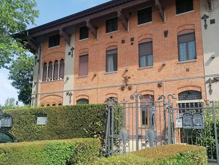 Immagine 3 di Appartamento in vendita  a Pisa