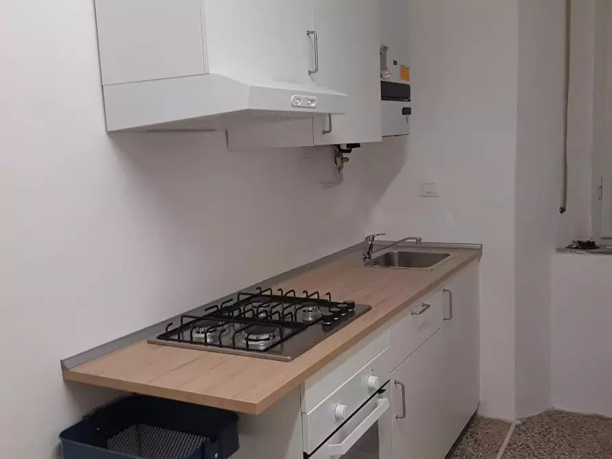 Immagine 8 di Appartamento in affitto  a Pisa