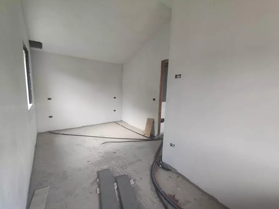 Immagine 17 di Villa in vendita  a Lucca