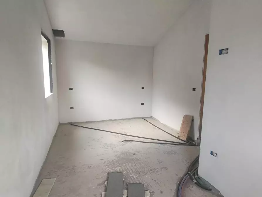 Immagine 14 di Villa in vendita  a Lucca