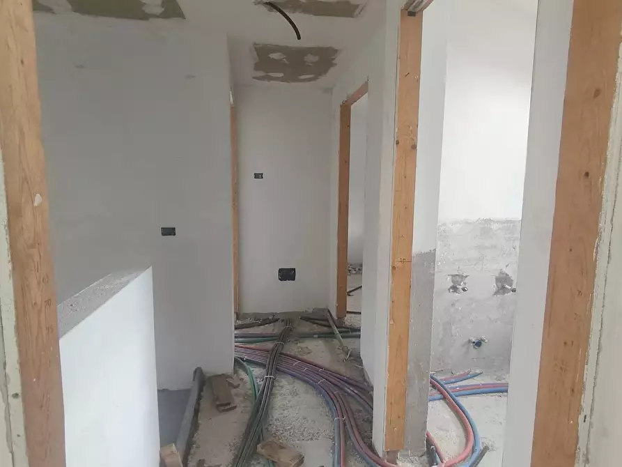 Immagine 15 di Villa in vendita  a Lucca