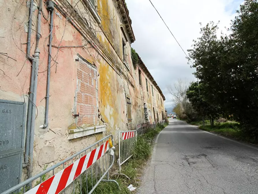 Immagine 7 di Casa colonica in vendita  a San Giuliano Terme