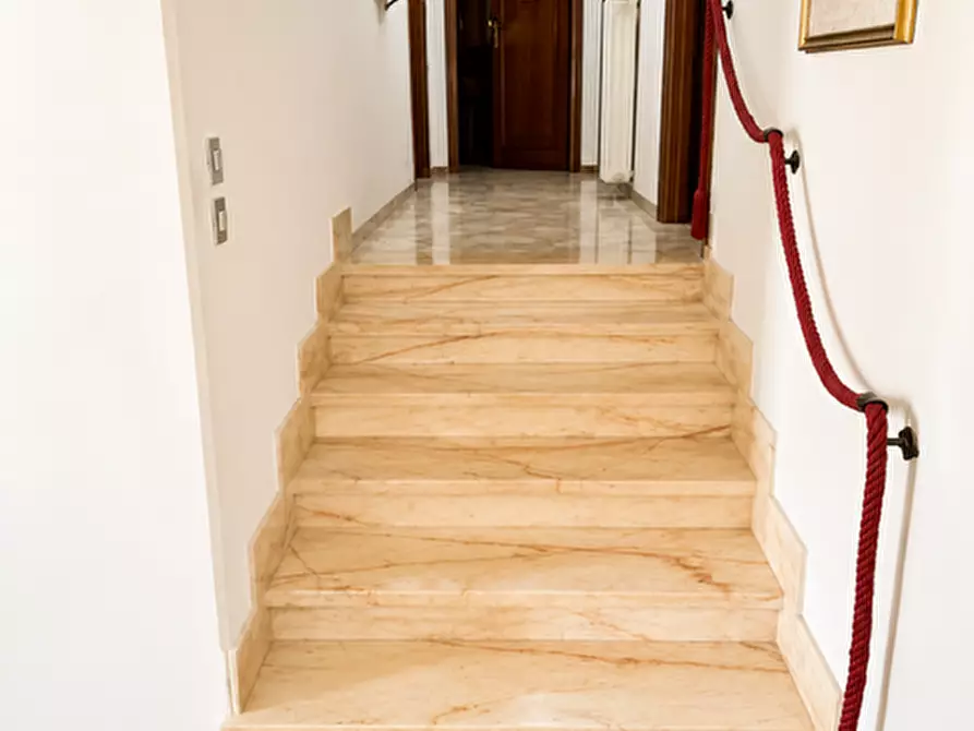 Immagine 5 di Villa in vendita  a San Giuliano Terme