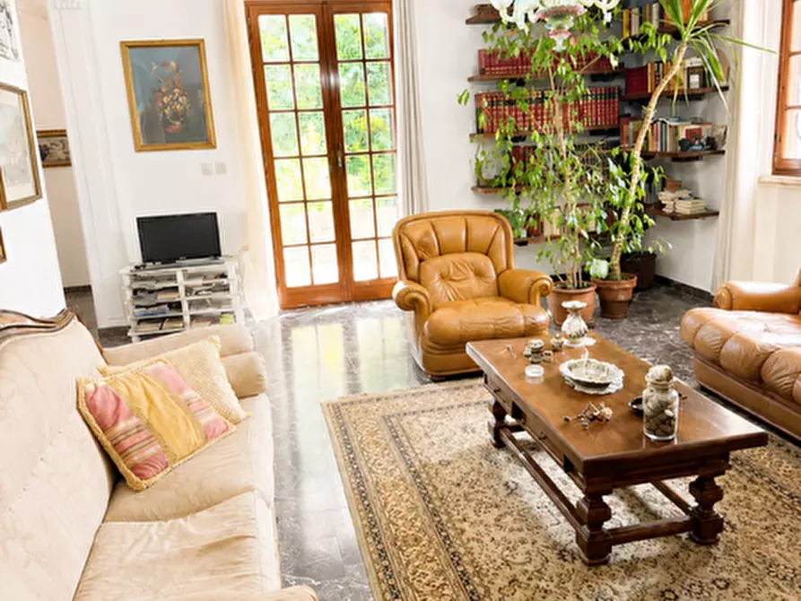 Immagine 3 di Villa in vendita  a San Giuliano Terme