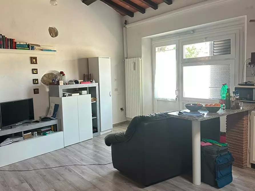 Immagine 3 di Appartamento in vendita  a Suvereto