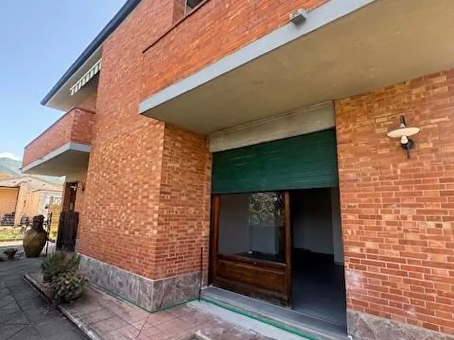 Immagine 3 di Locale commerciale in affitto  a San Giuliano Terme