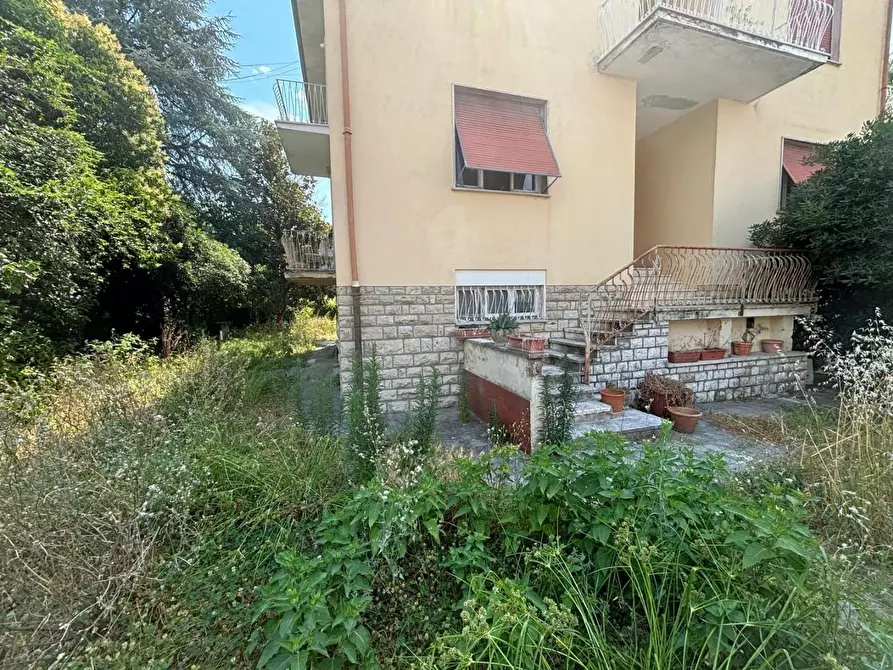 Immagine 2 di Casa bifamiliare in vendita  a Lucca