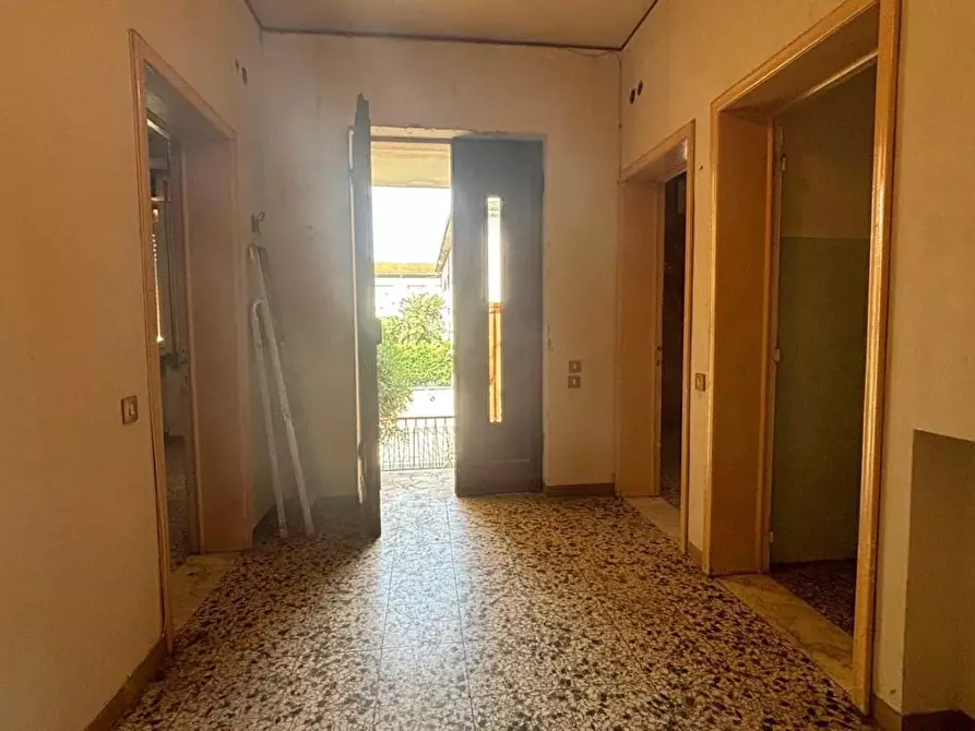 Immagine 7 di Casa bifamiliare in vendita  a Lucca