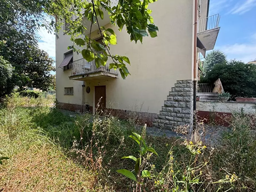 Immagine 3 di Casa bifamiliare in vendita  a Lucca
