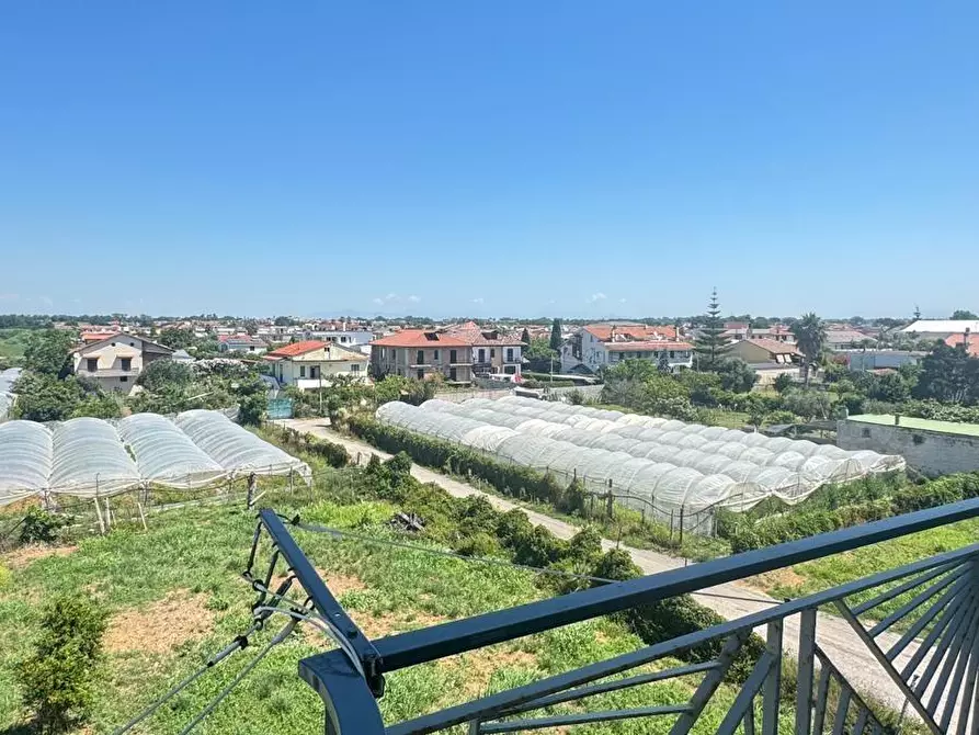 Immagine 10 di Appartamento in vendita  a Giugliano In Campania