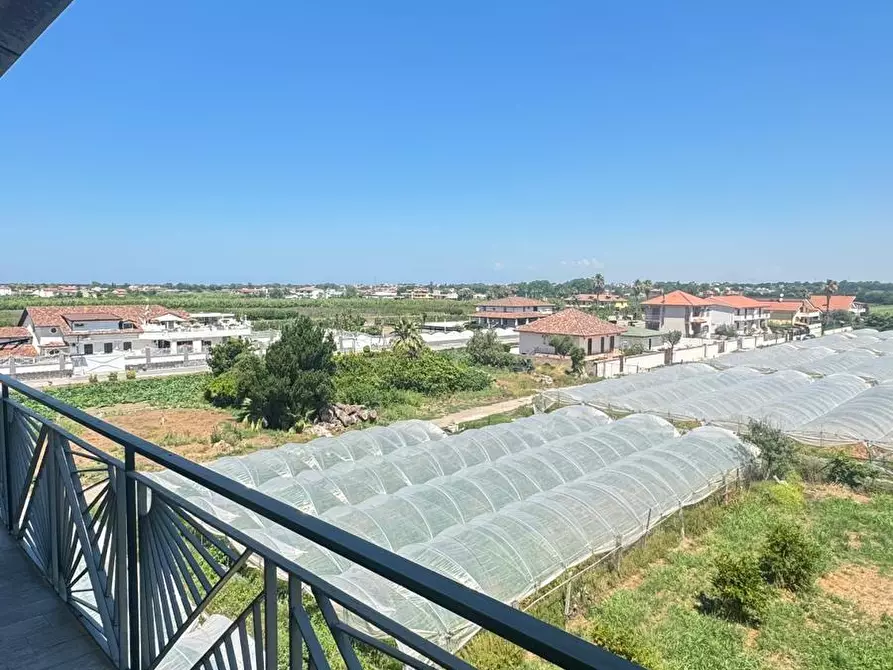 Immagine 12 di Appartamento in vendita  a Giugliano In Campania