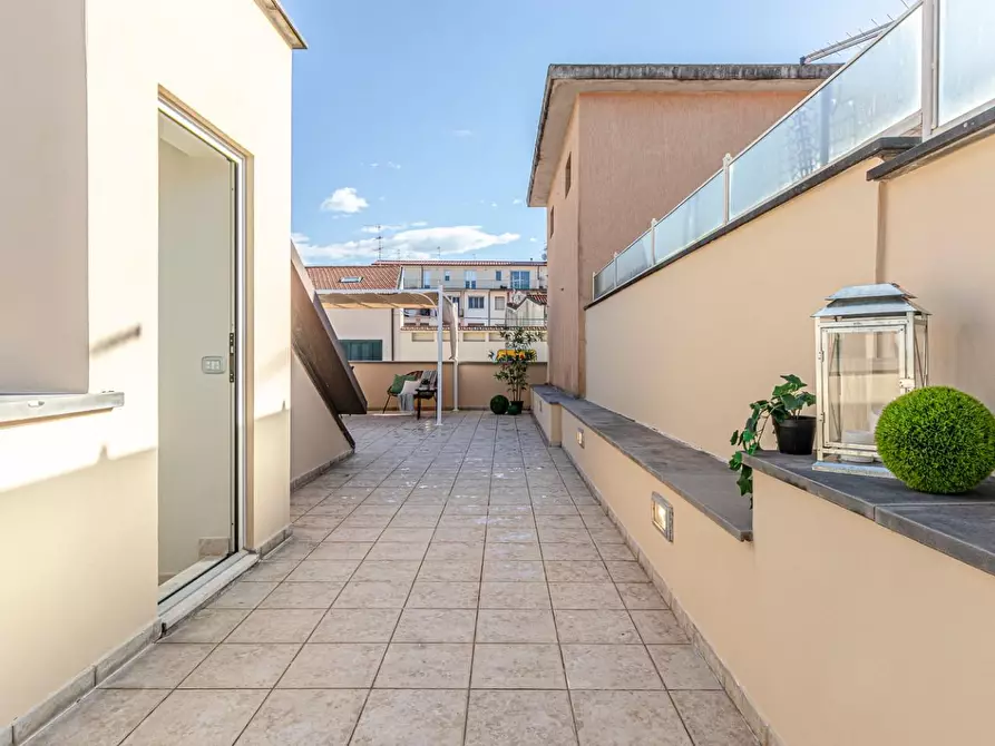 Immagine 38 di Appartamento in vendita  a Viareggio