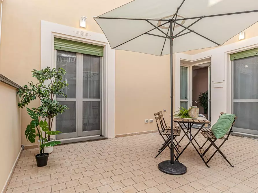 Immagine 18 di Appartamento in vendita  a Viareggio