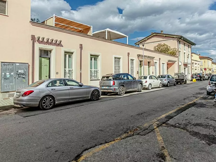 Immagine 49 di Appartamento in vendita  a Viareggio