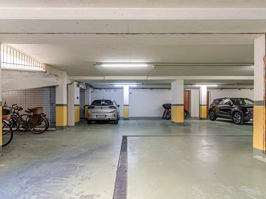 Immagine 45 di Appartamento in vendita  a Viareggio