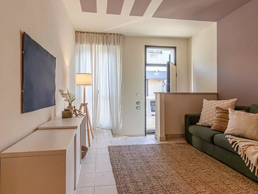 Immagine 5 di Appartamento in vendita  a Viareggio