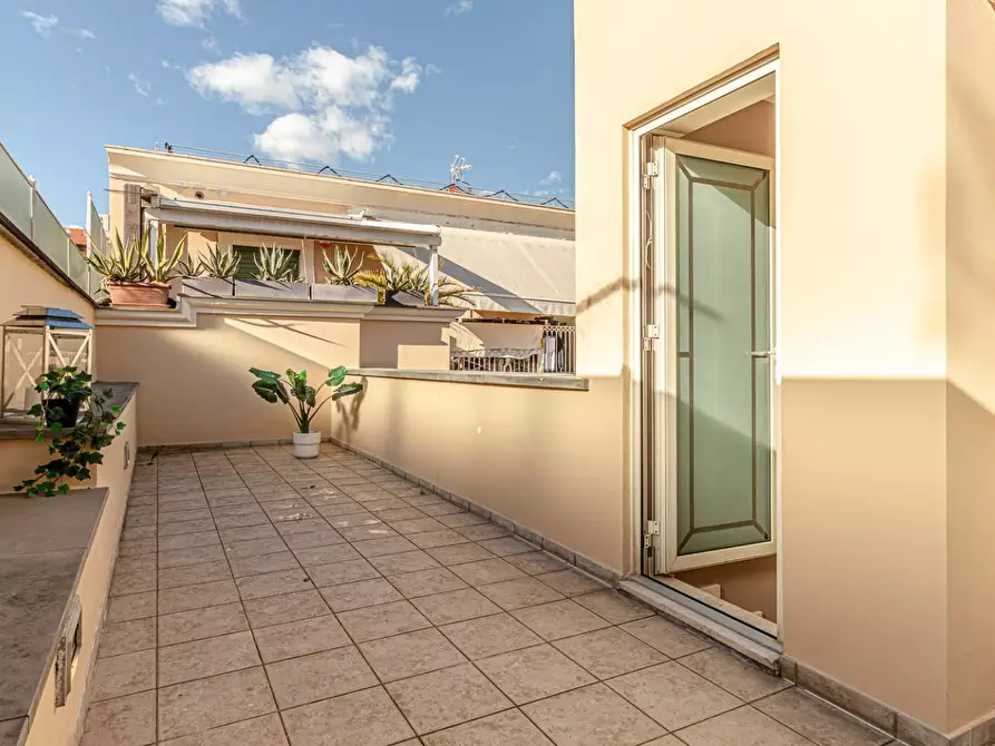 Immagine 37 di Appartamento in vendita  a Viareggio