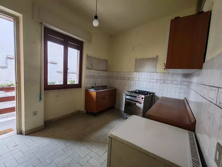 Immagine 20 di Villa in vendita  a Massa