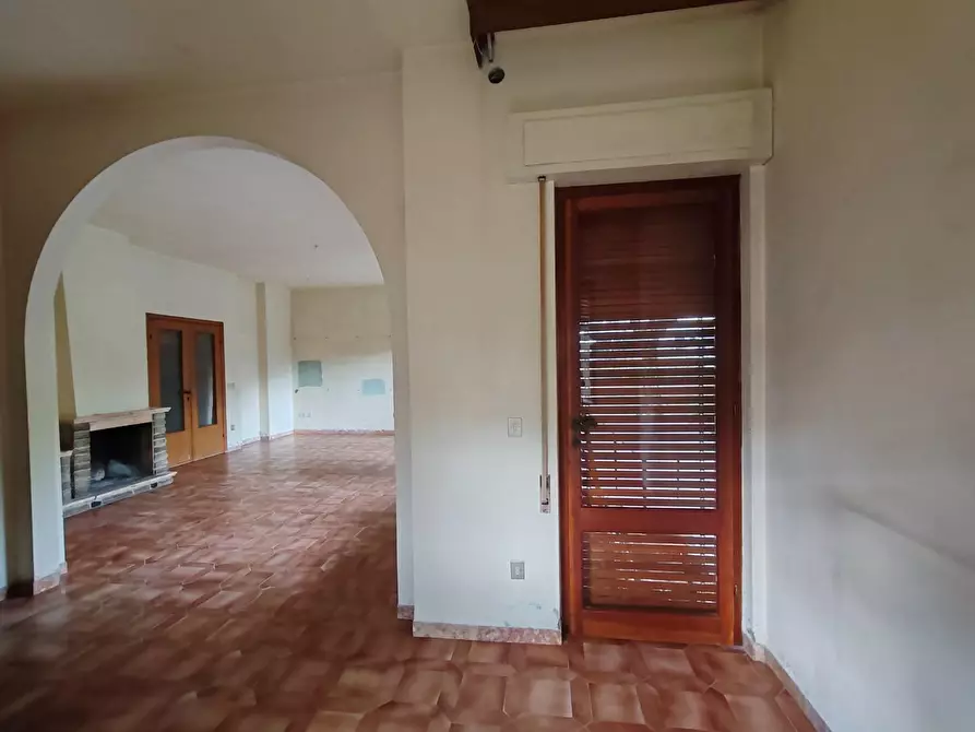 Immagine 22 di Villa in vendita  a Massa