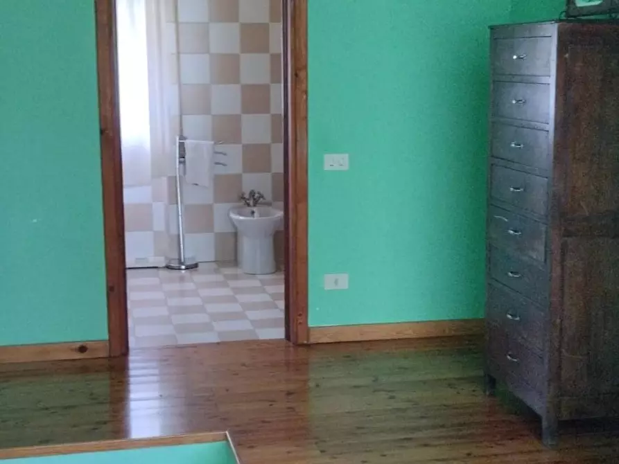 Immagine 10 di Villa in vendita  a Massa