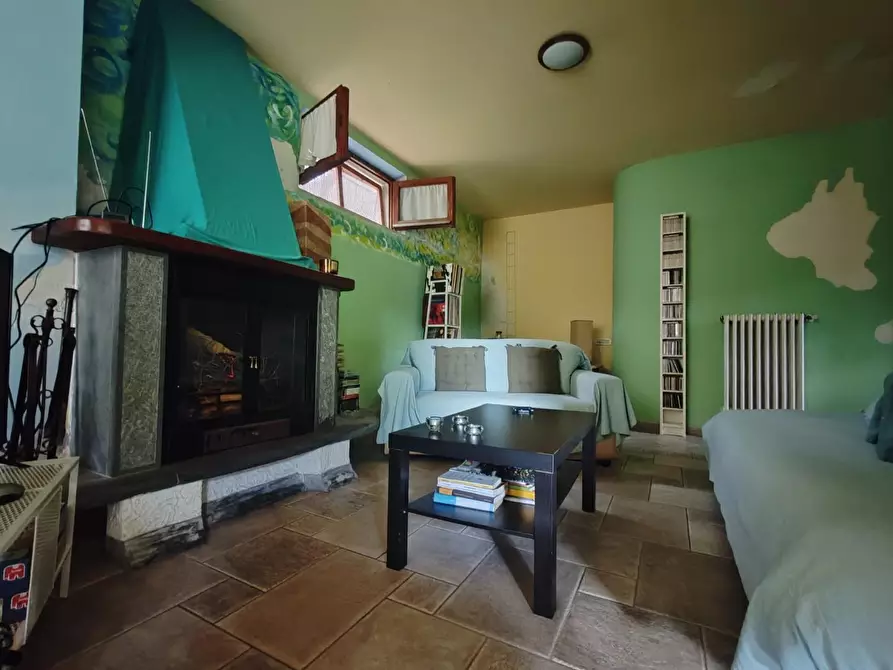Immagine 5 di Villa in vendita  a Massa