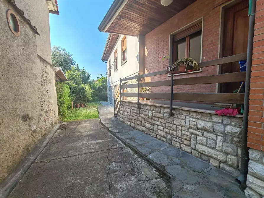Immagine 32 di Villa in vendita  a Massa