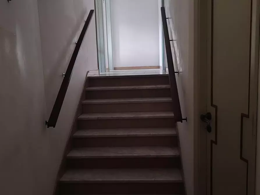Immagine 18 di Villa in vendita  a Massa