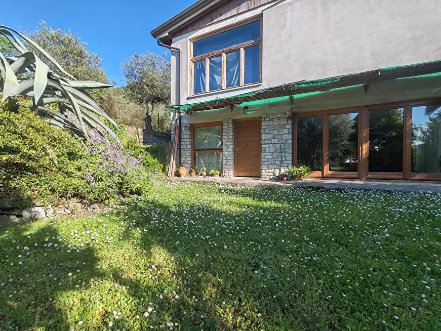 Immagine 29 di Villa in vendita  a Massa