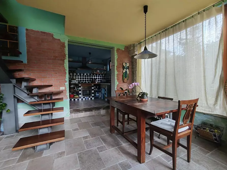 Immagine 3 di Villa in vendita  a Massa