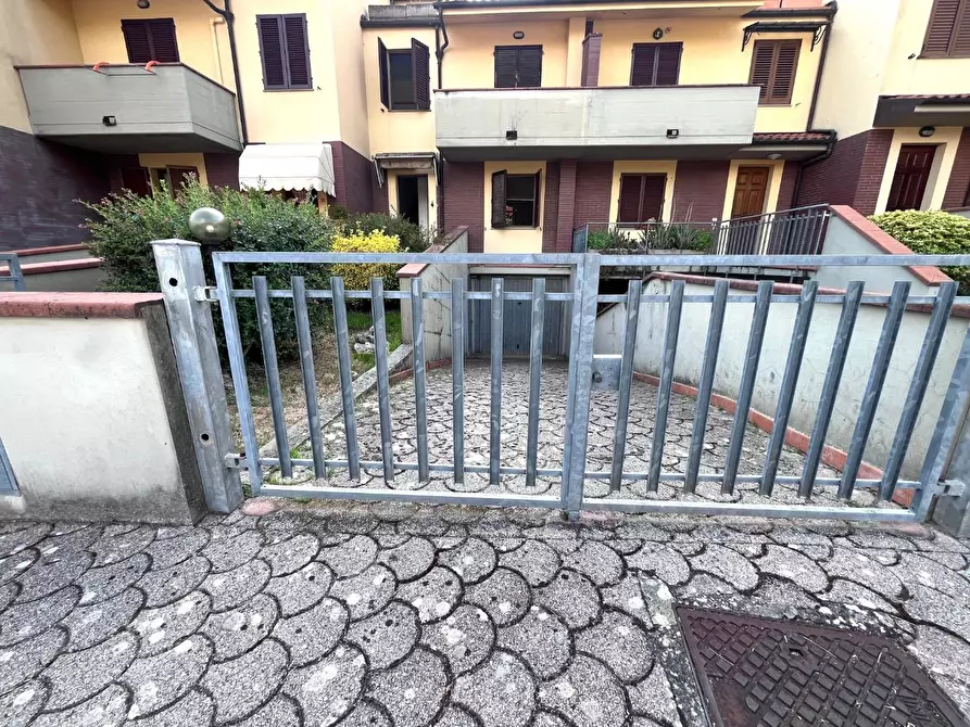 Immagine 1 di Villetta a schiera in vendita  a Montecatini Terme