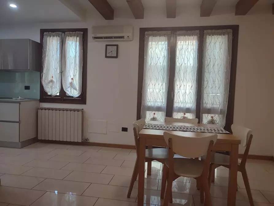 Immagine 2 di Appartamento in vendita  a Venezia