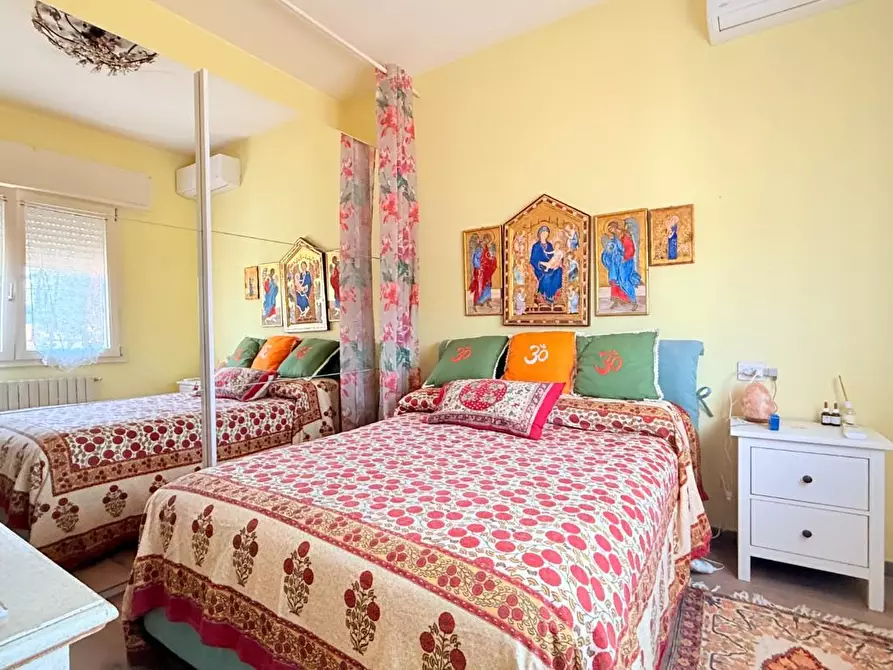 Immagine 13 di Villa in vendita  a Chiesina Uzzanese