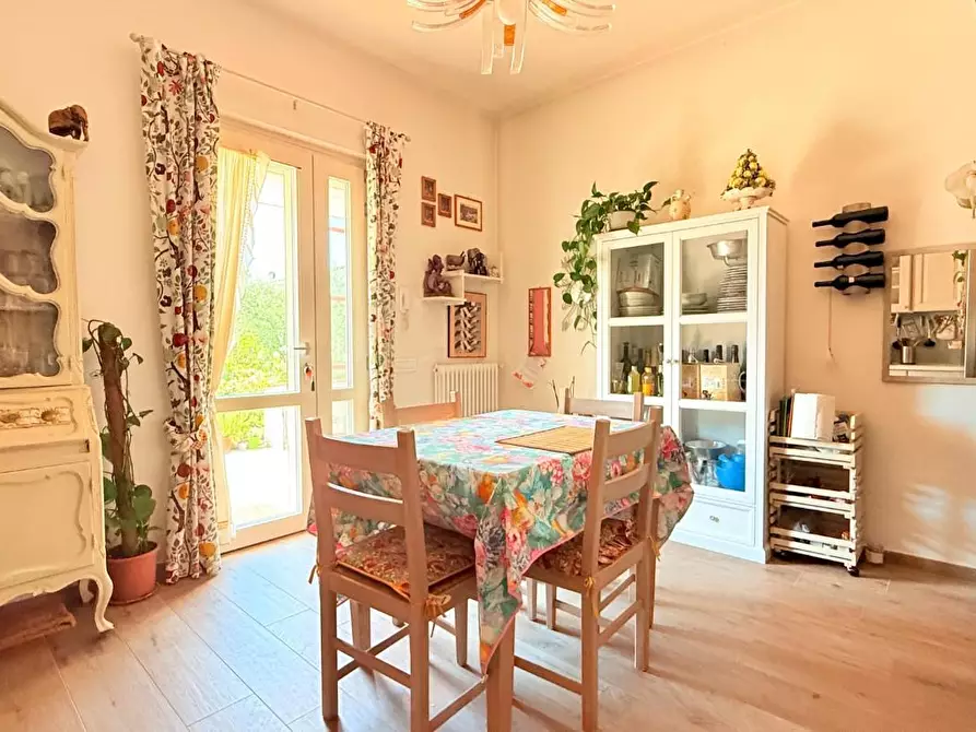 Immagine 6 di Villa in vendita  a Chiesina Uzzanese