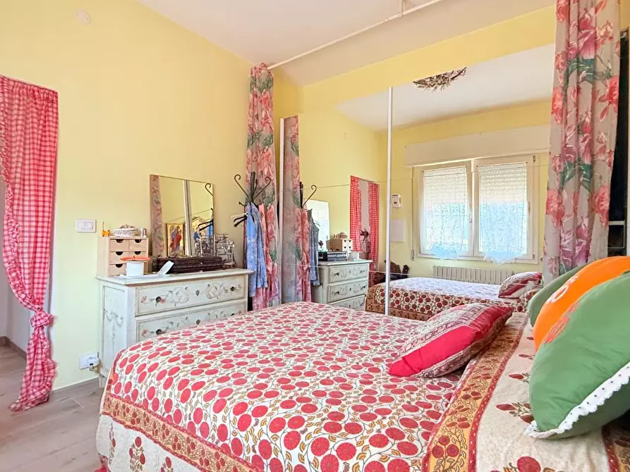 Immagine 15 di Villa in vendita  a Chiesina Uzzanese