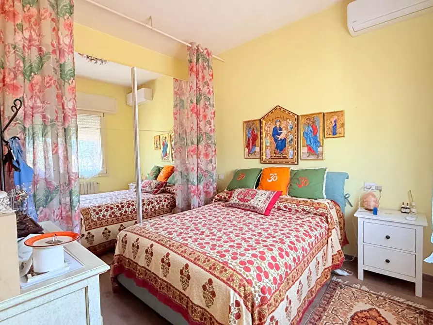 Immagine 12 di Villa in vendita  a Chiesina Uzzanese