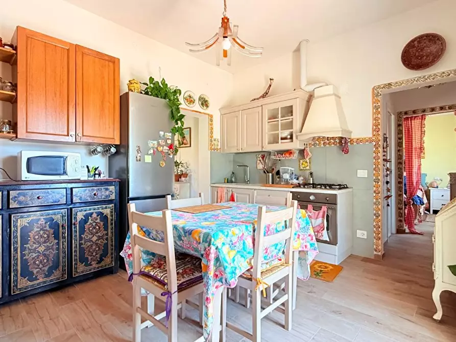 Immagine 3 di Villa in vendita  a Chiesina Uzzanese