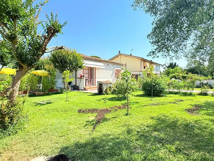 Immagine 31 di Villa in vendita  a Chiesina Uzzanese