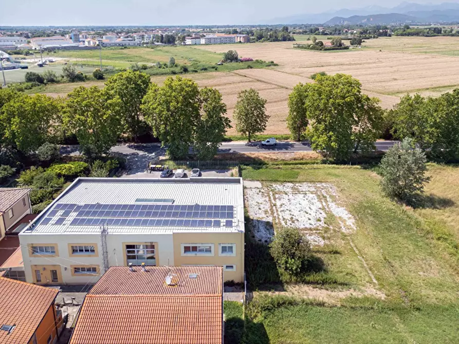 Immagine 93 di Locale commerciale in vendita  a Pisa