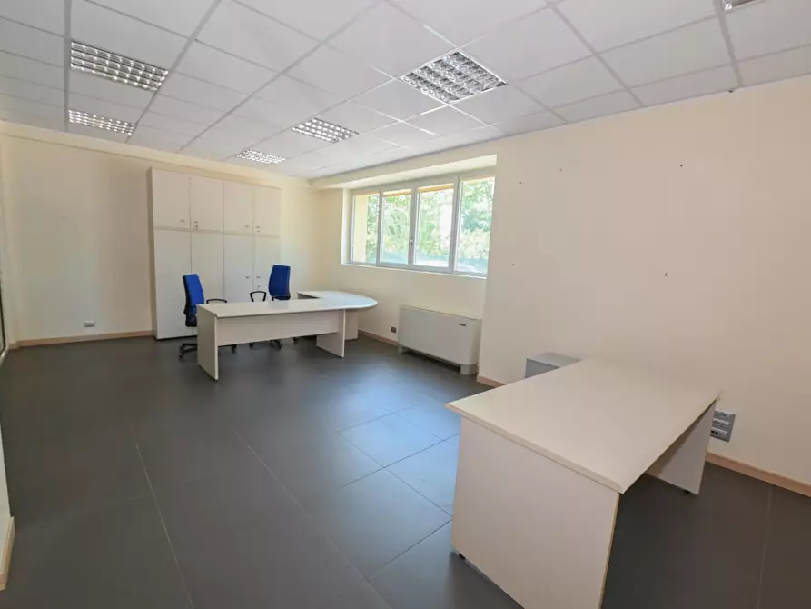 Immagine 50 di Locale commerciale in vendita  a Pisa