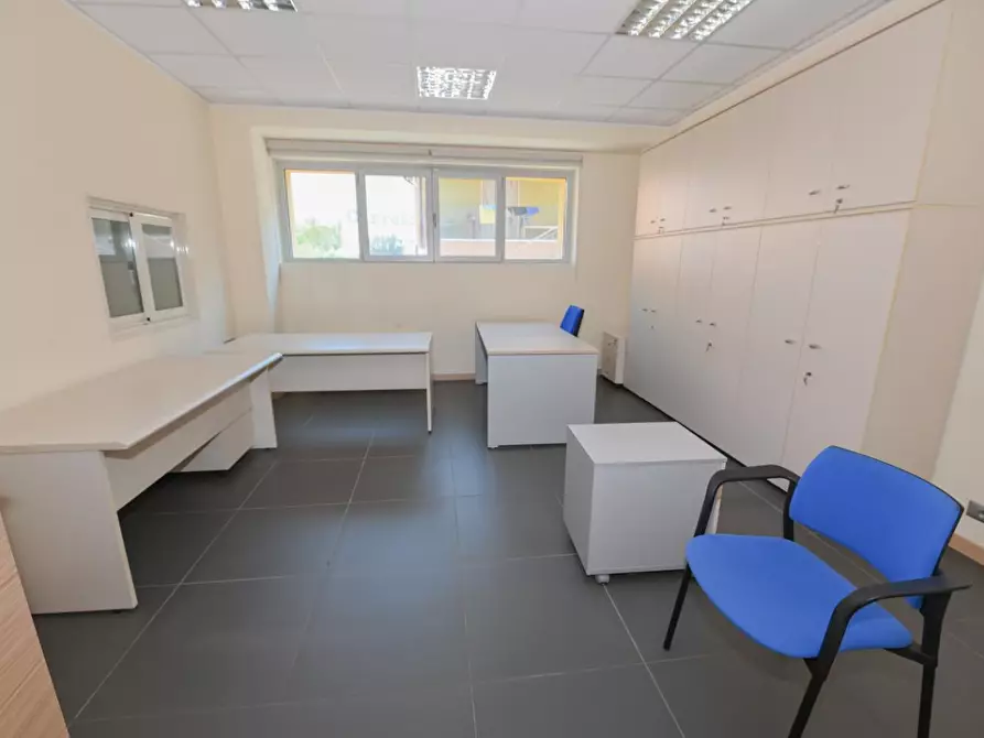 Immagine 44 di Locale commerciale in vendita  a Pisa