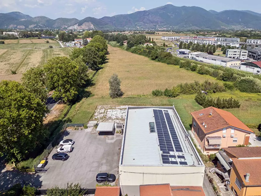 Immagine 91 di Locale commerciale in vendita  a Pisa