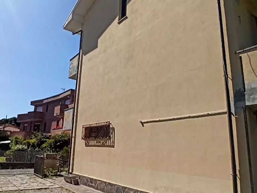 Immagine 2 di Casa bifamiliare in vendita  a Lucca