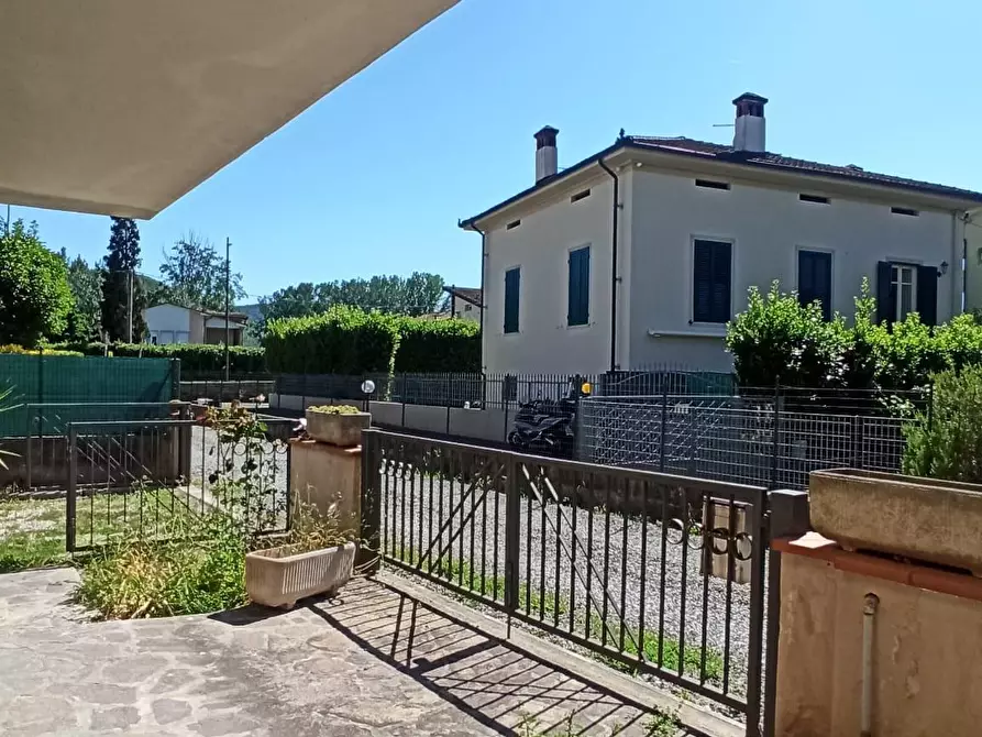 Immagine 19 di Casa bifamiliare in vendita  a Lucca