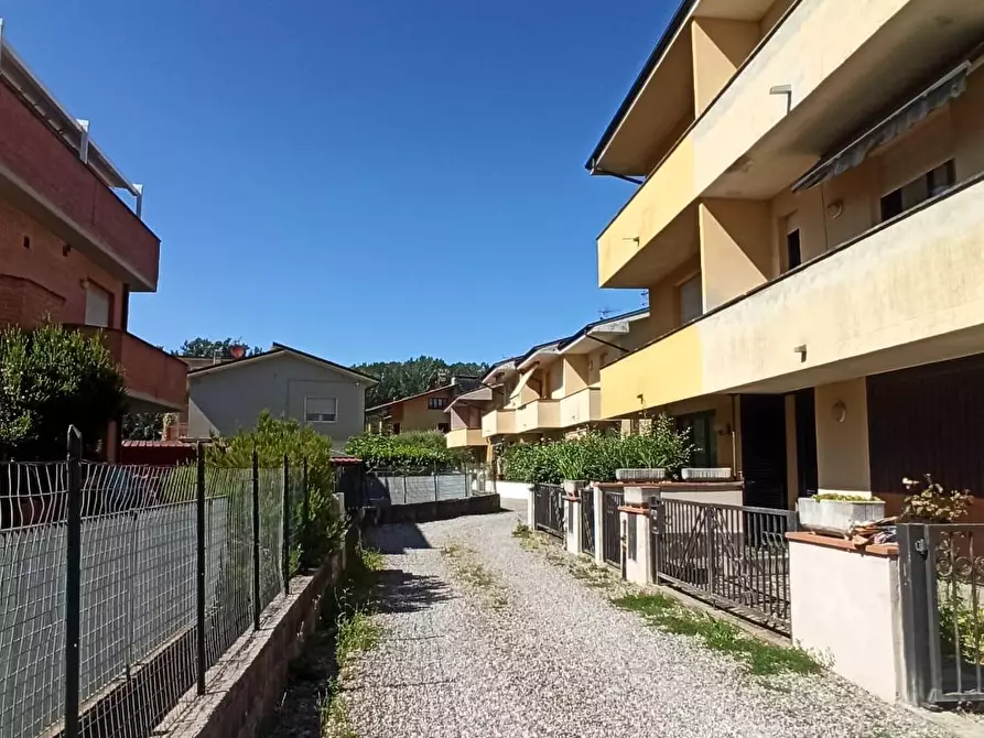 Immagine 3 di Casa bifamiliare in vendita  a Lucca