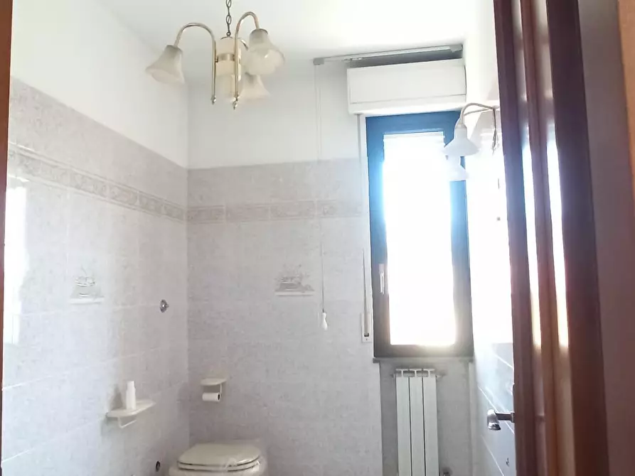 Immagine 24 di Casa bifamiliare in vendita  a Lucca