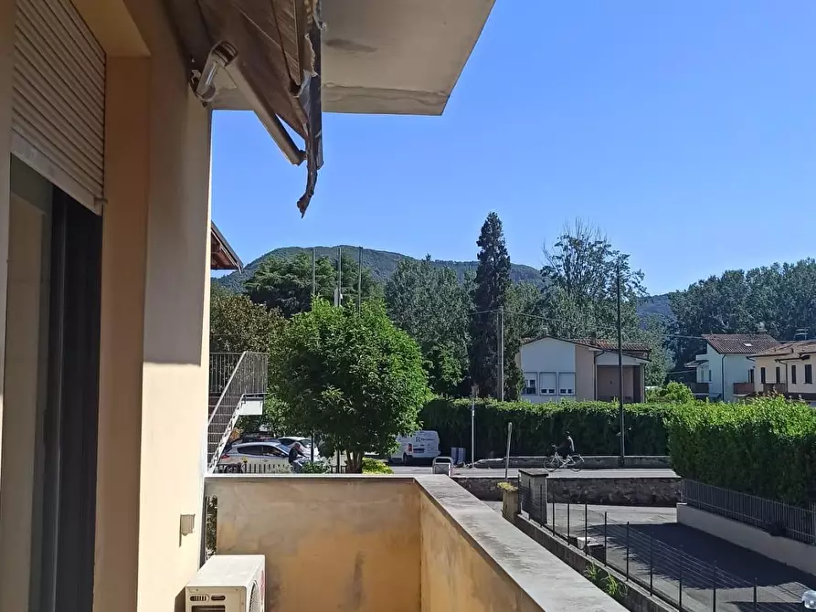 Immagine 10 di Casa bifamiliare in vendita  a Lucca
