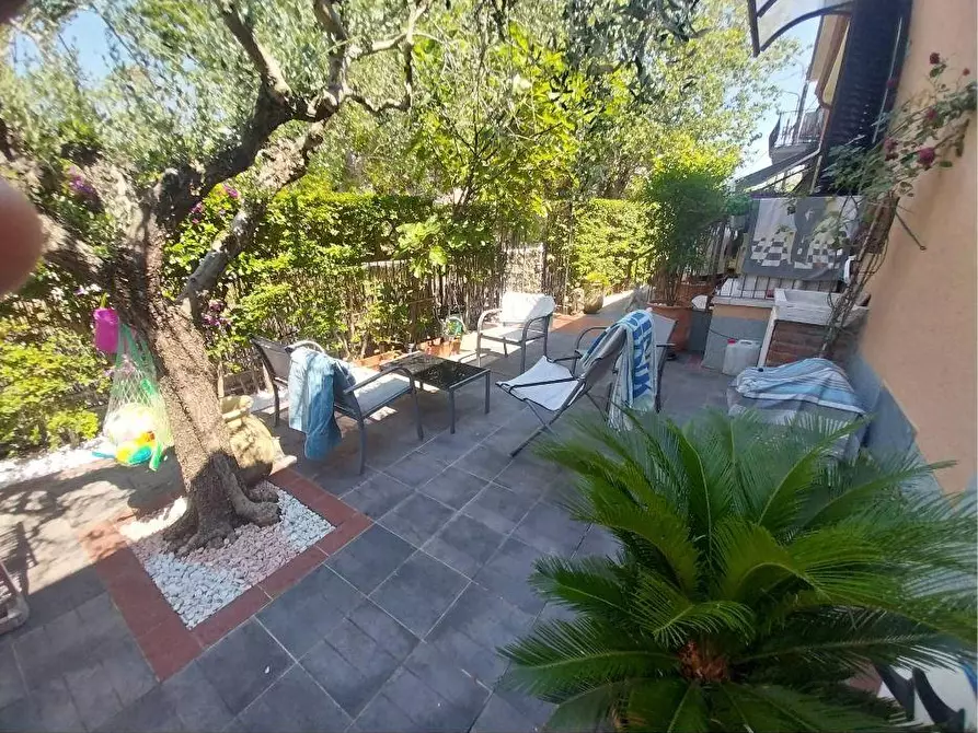Immagine 3 di Casa semindipendente in vendita  a Ameglia